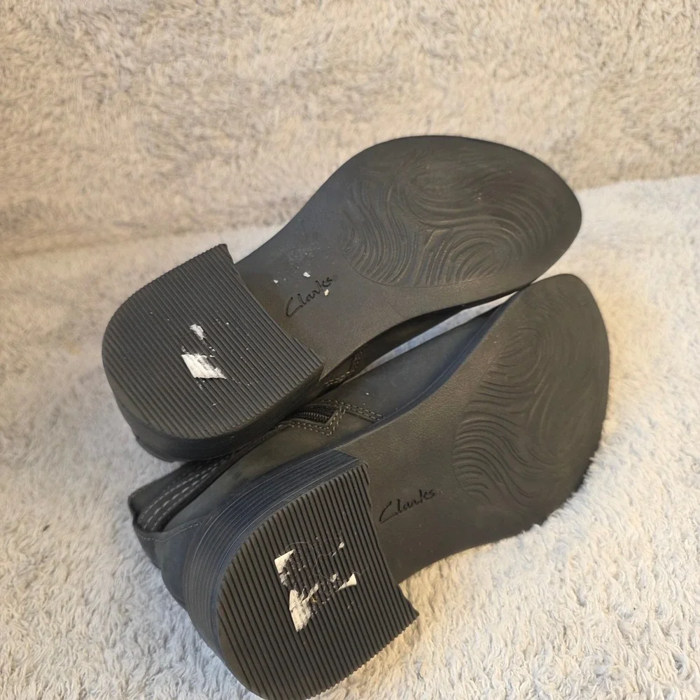 Clarks Black Leather Ankle Boots Buckle Strap‎ Zipper Women's Size 6.5 NEW